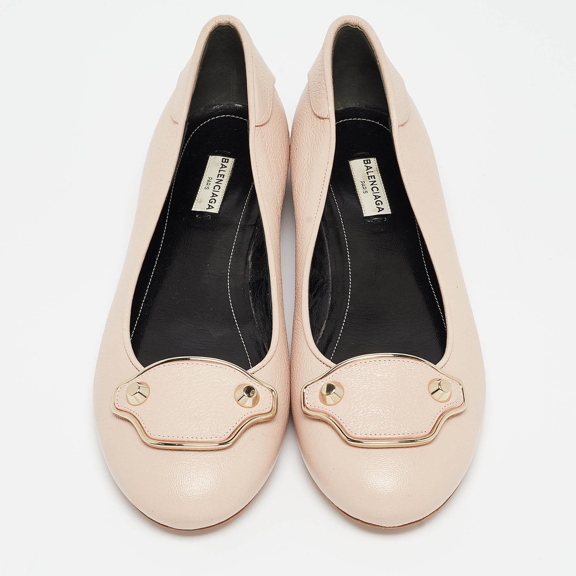Balenciaga Beige Leather BalletFlats Size 41 In Good Condition In Dubai, Al Qouz 2