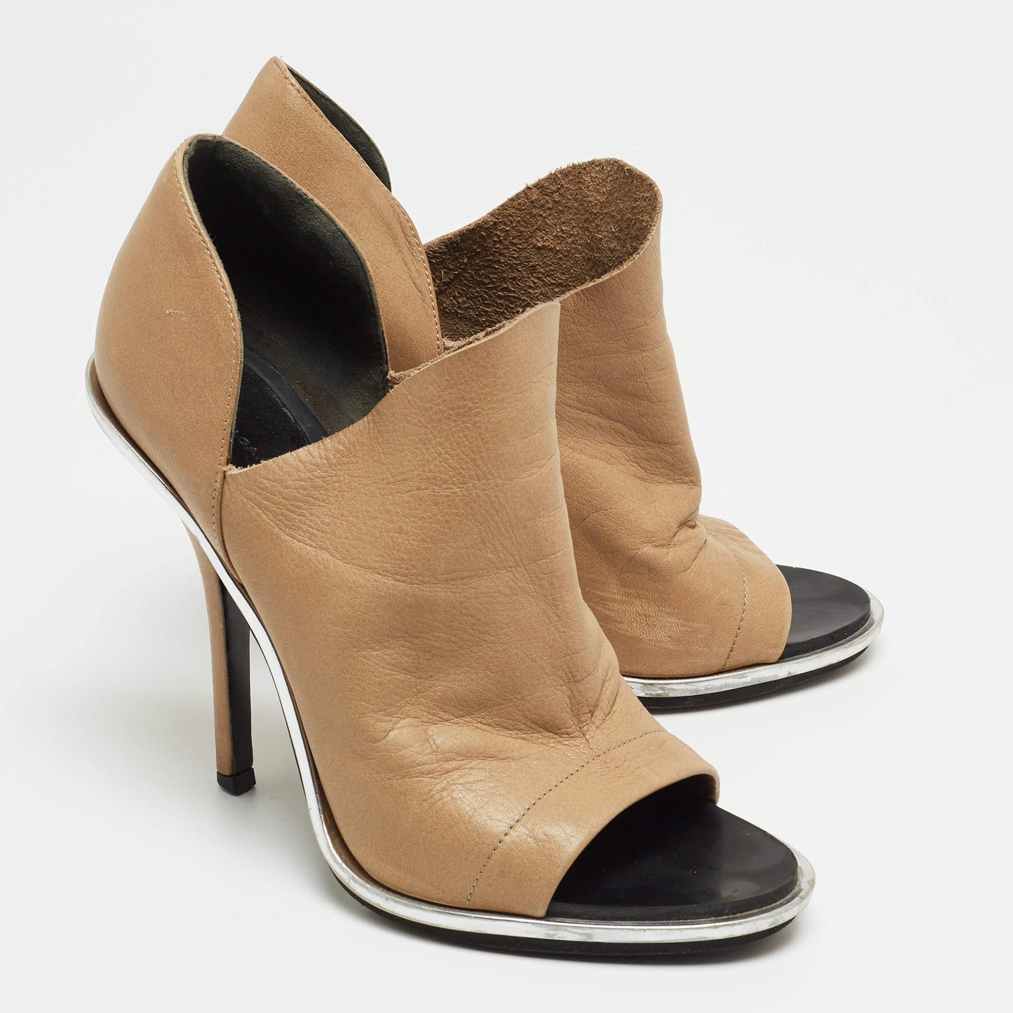 Donna Balenciaga Beige Leather Glove Open Toe Pumps Taglia 39 in vendita