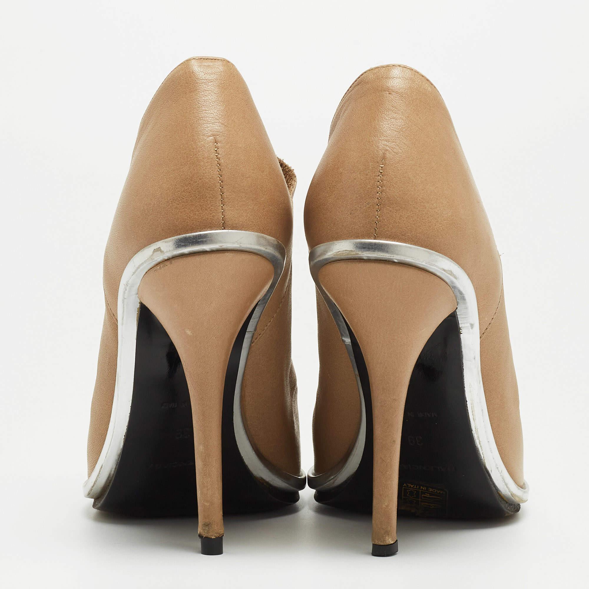 Balenciaga Beige Leather Glove Open Toe Pumps Taglia 39 in vendita 1