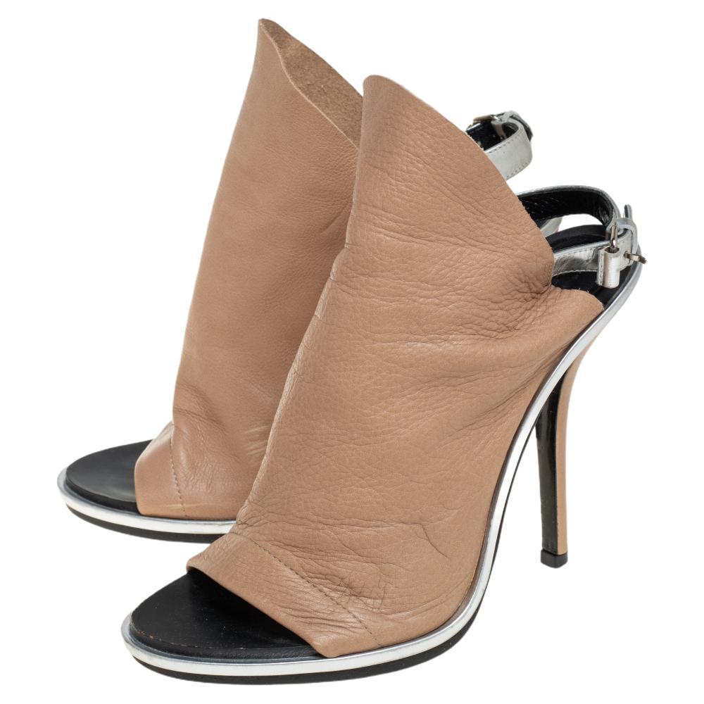 Balenciaga Beige/Silver Leather Glove Peep Open Sandals Size 37 In Good Condition In Dubai, Al Qouz 2