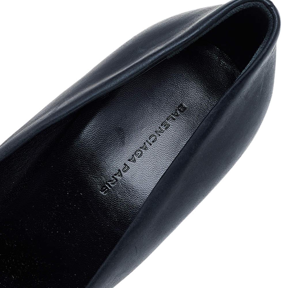 Women's Balenciaga Black/Beige Leather Pumps Size 38.5 For Sale