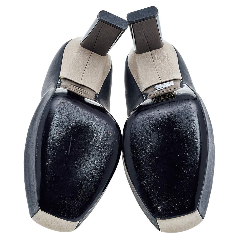 Balenciaga Black/Beige Leather Pumps Size 38.5 For Sale 1