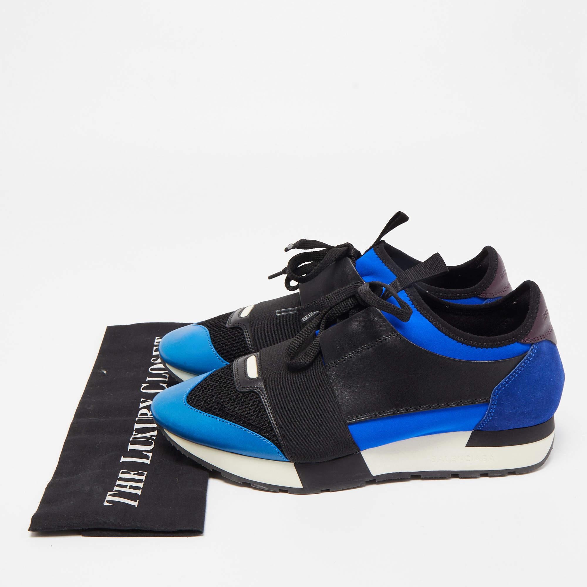 Balenciaga - Baskets basses Race Runner en cuir et maille - Noir/Bleu en vente 1