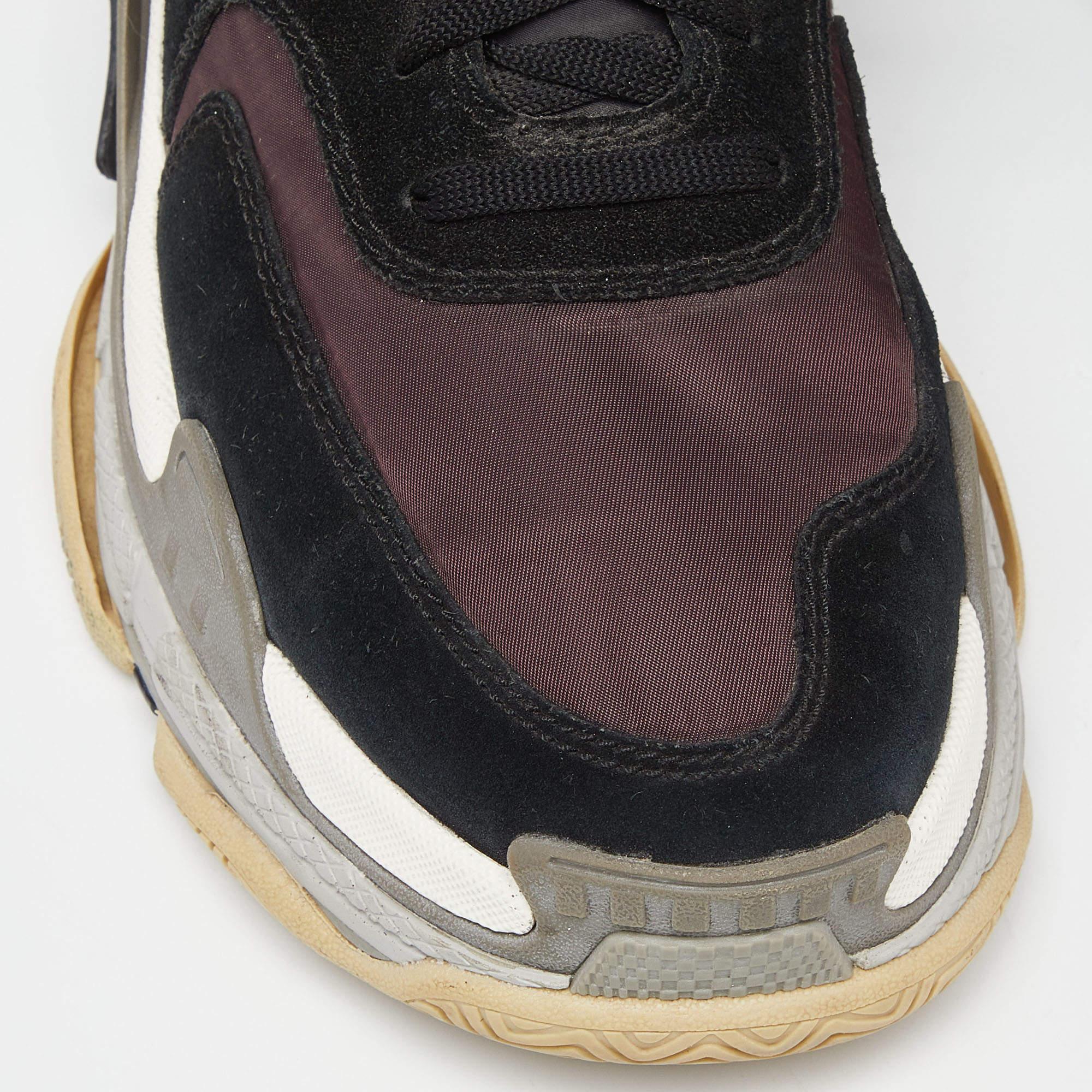 Men's Balenciaga Black/Burgundy Suede and Nylon Triple S Sneakers Size 41 For Sale