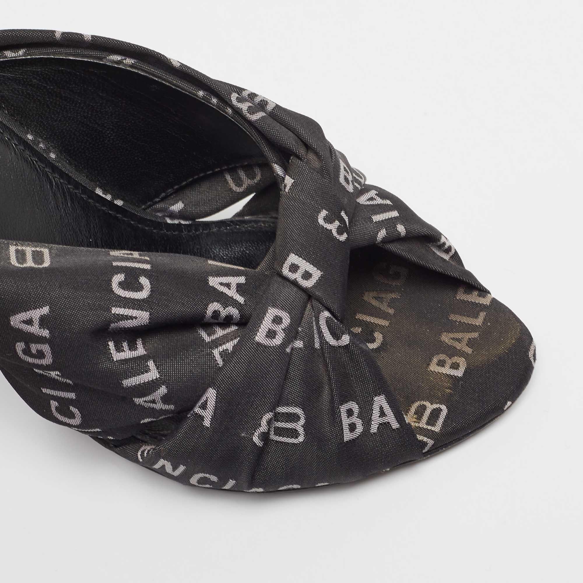 Balenciaga Sandali in tela nera taglia 37 in vendita 2