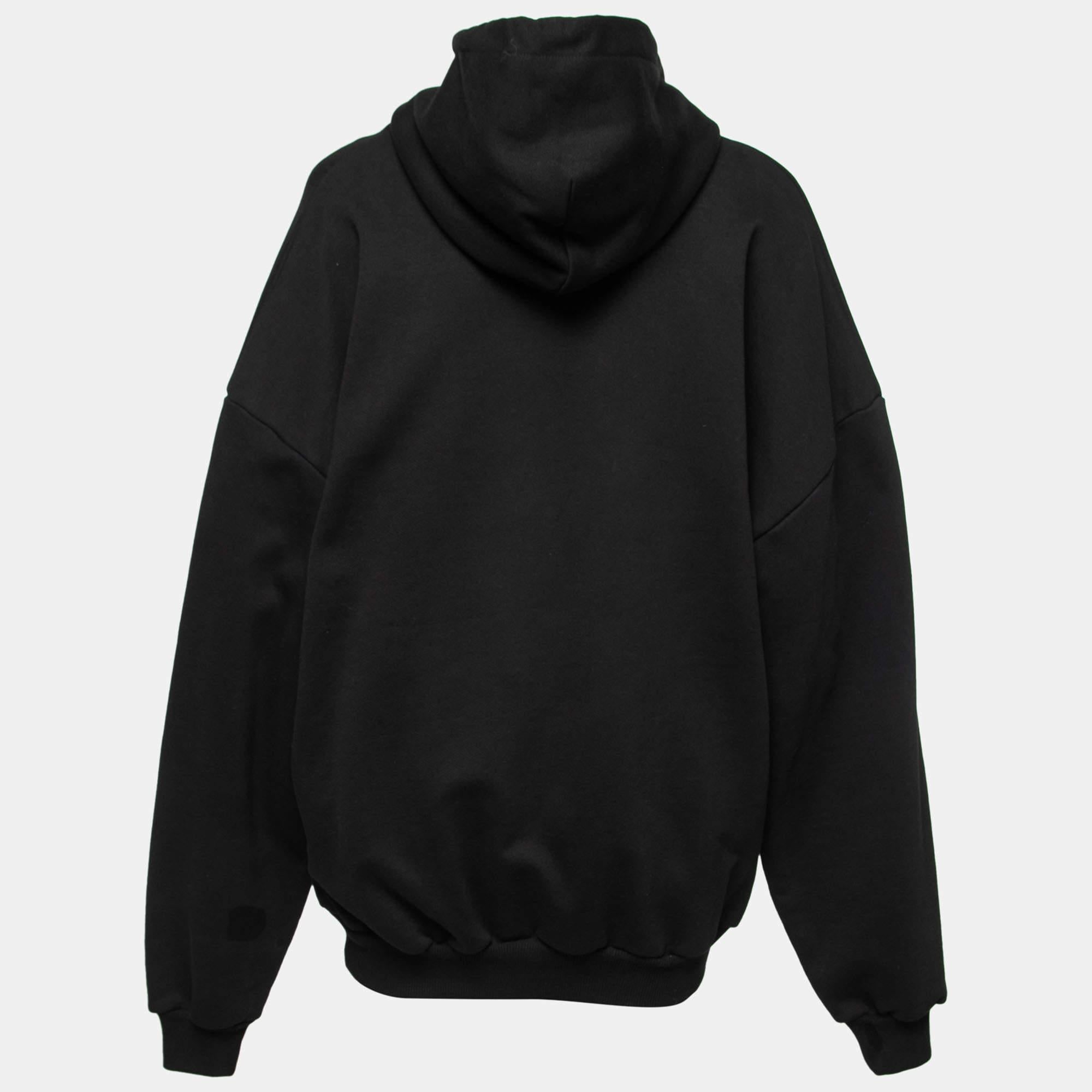 Whether you want to go out on casual outings with friends or just want to lounge around this sweatshirt is a versatile piece and can be styled in many ways. It has been made using high grade materials and the creation will go well with basic denim