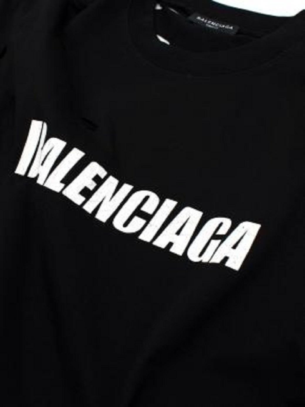 Balenciaga Noir T-shirt imprimé avec logo en relief Pour femmes en vente