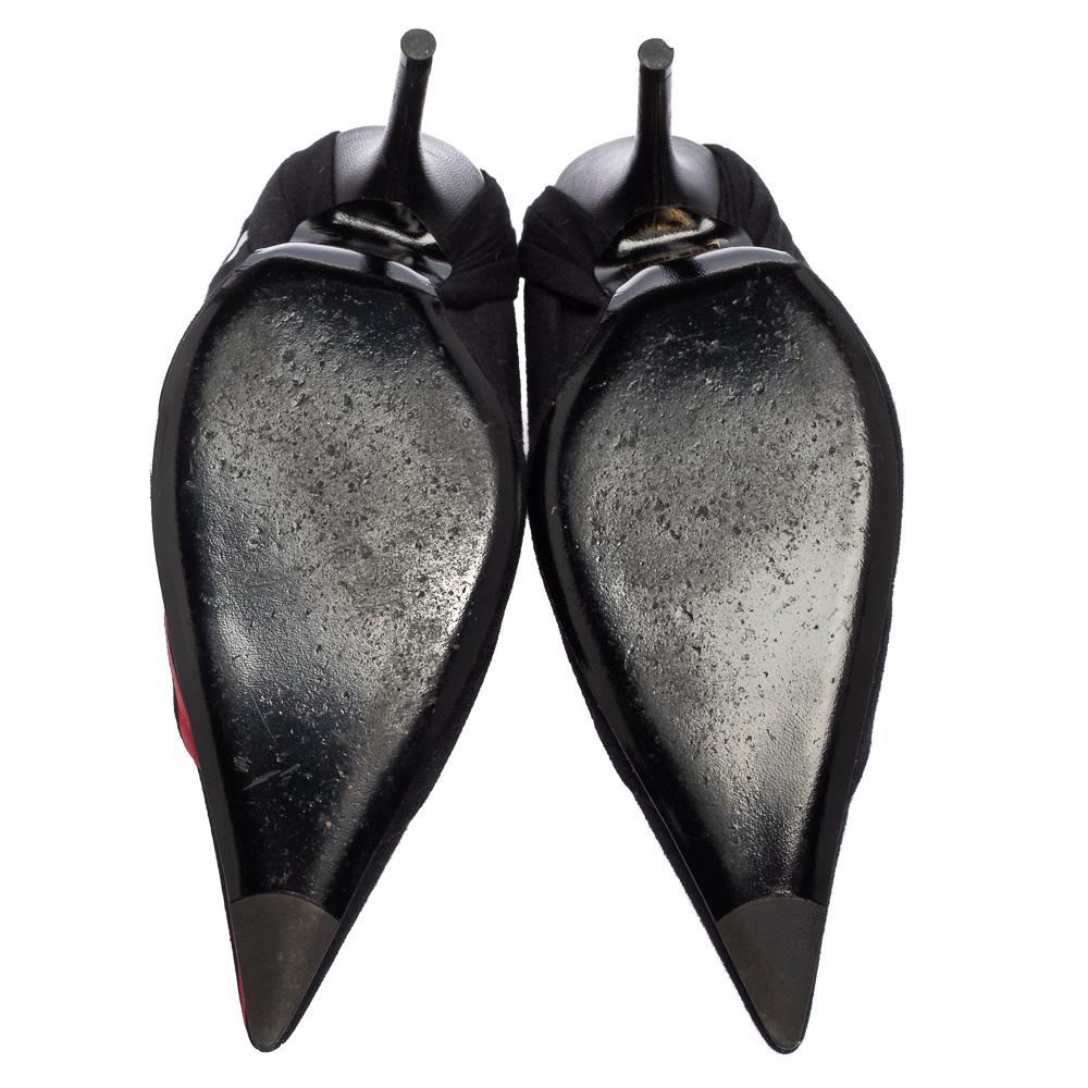 Balenciaga Black Fabric And Leather Knife Logo Pointed Toe Pumps Size 36 In Good Condition In Dubai, Al Qouz 2