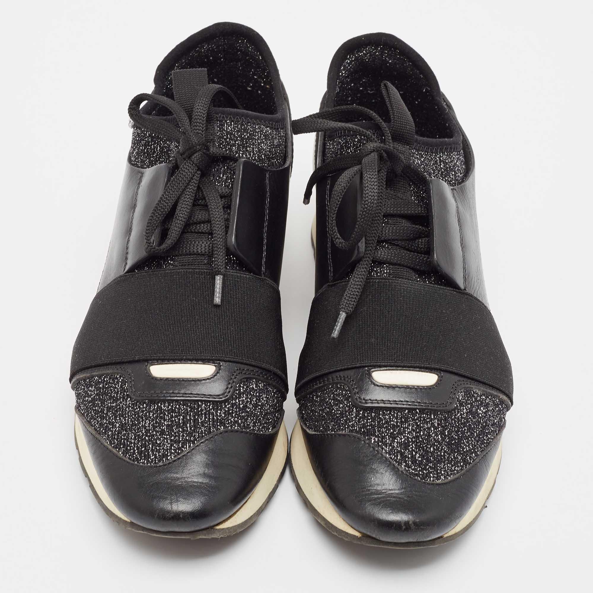 Balenciaga Black Fabric and Leather Race Runner Lace Up Sneakers Size 38 In Fair Condition For Sale In Dubai, Al Qouz 2