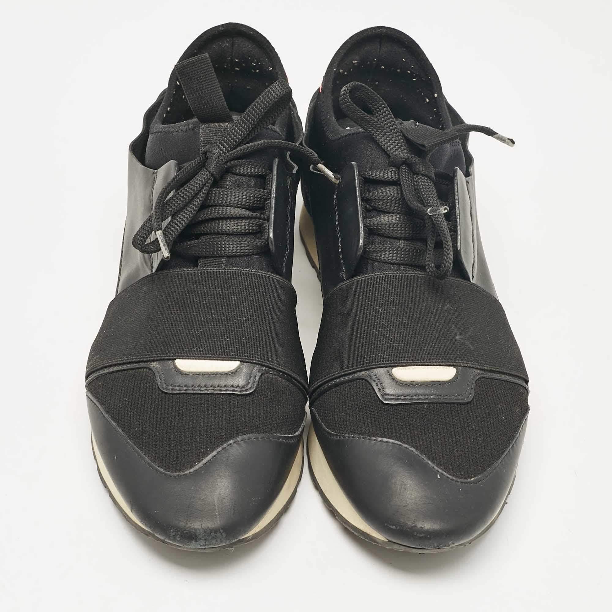 Nero Balenciaga - Sneakers basse in pelle e tessuto nero Race Runner - Taglia 39 in vendita