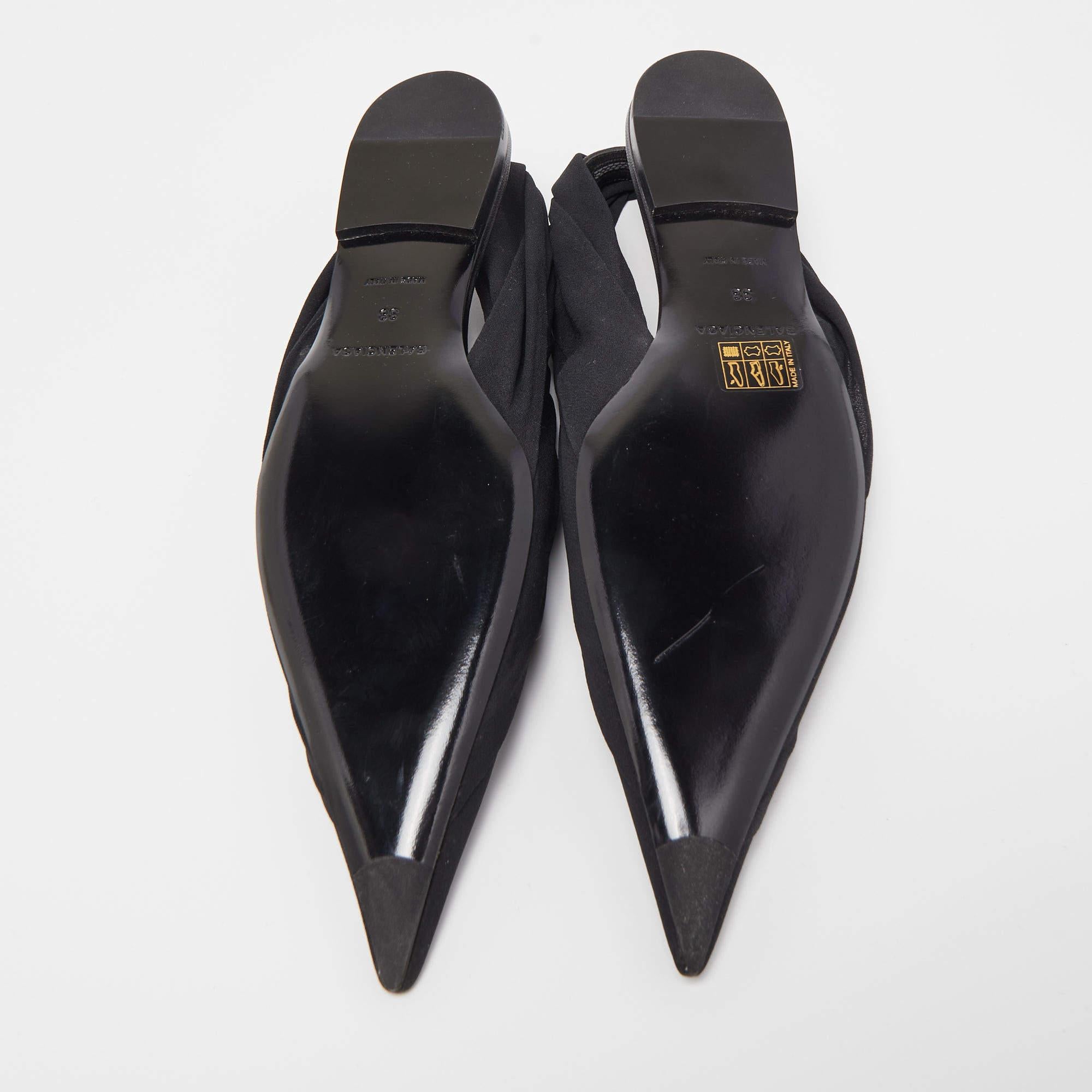 Noir  Balenciaga Black Fabric Knife Slingback Flats Size 38 en vente