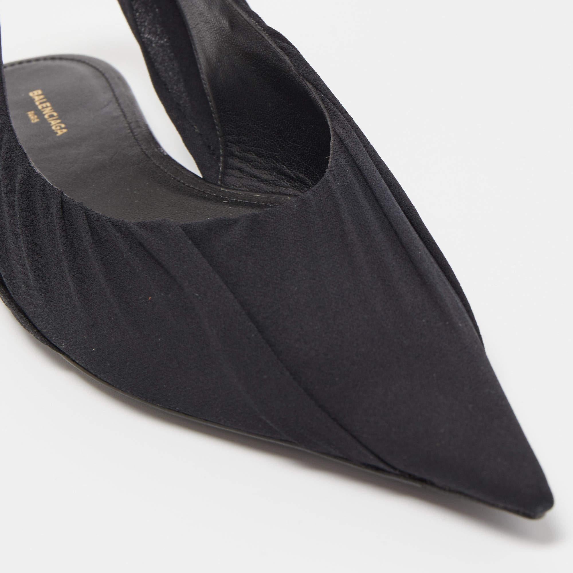 Balenciaga Black Fabric Knife Slingback Flats Size 38 Pour femmes en vente