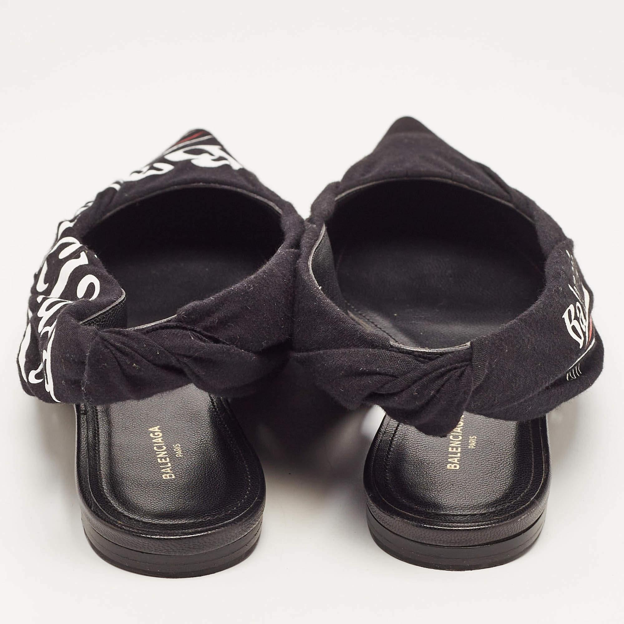 Balenciaga Black Fabric Knife Slingback Sandals Size 36 In Excellent Condition For Sale In Dubai, Al Qouz 2