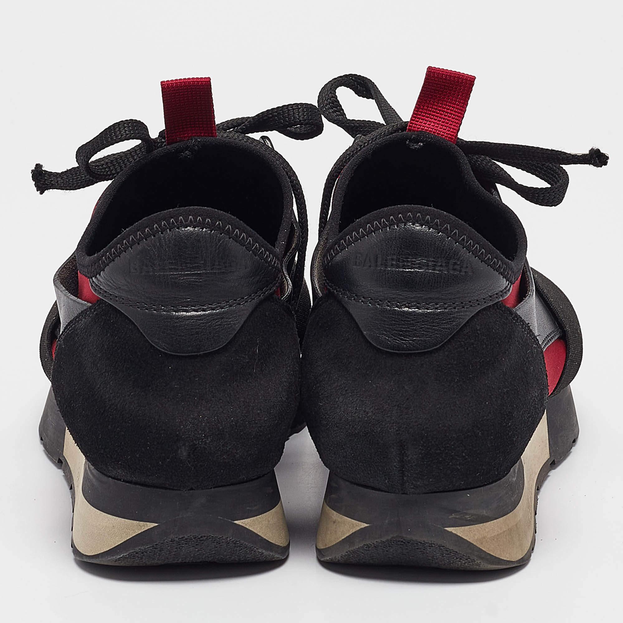 Balenciaga Schwarze Race-Läufer aus Stoff und Leder mit Schnürung aus Leder Größe 36 im Angebot 1