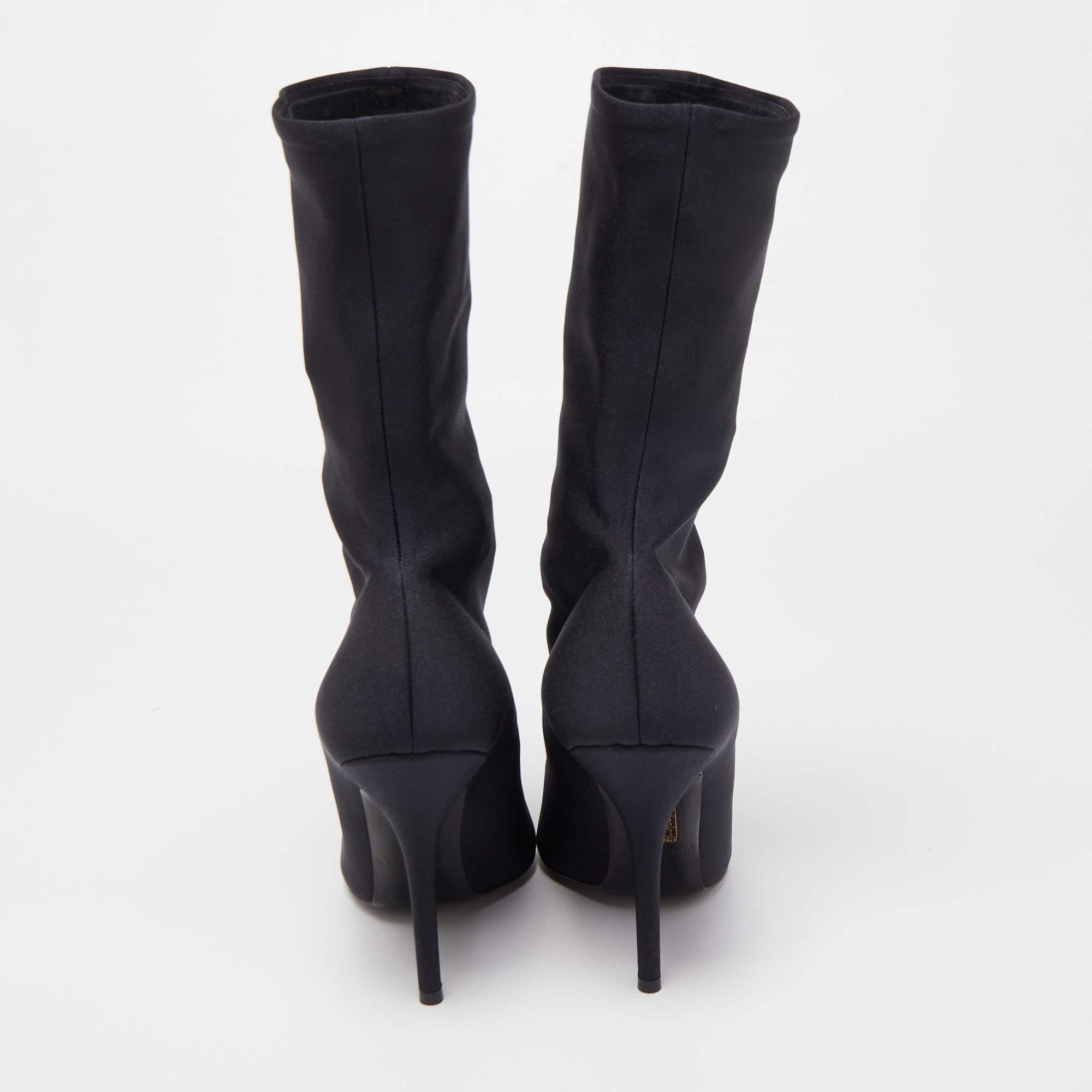 Balenciaga Black Fabric Sock Mild calf Boots  In Good Condition In Dubai, Al Qouz 2