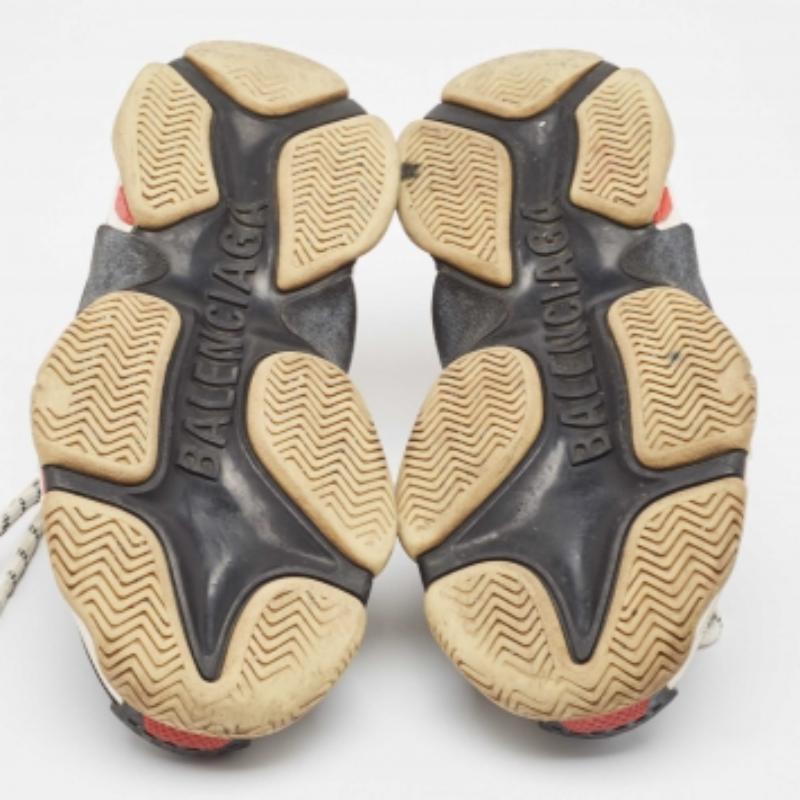 Balenciaga - Sneakers triple S in ecopelle e mesh nere - taglia 39 in vendita 1