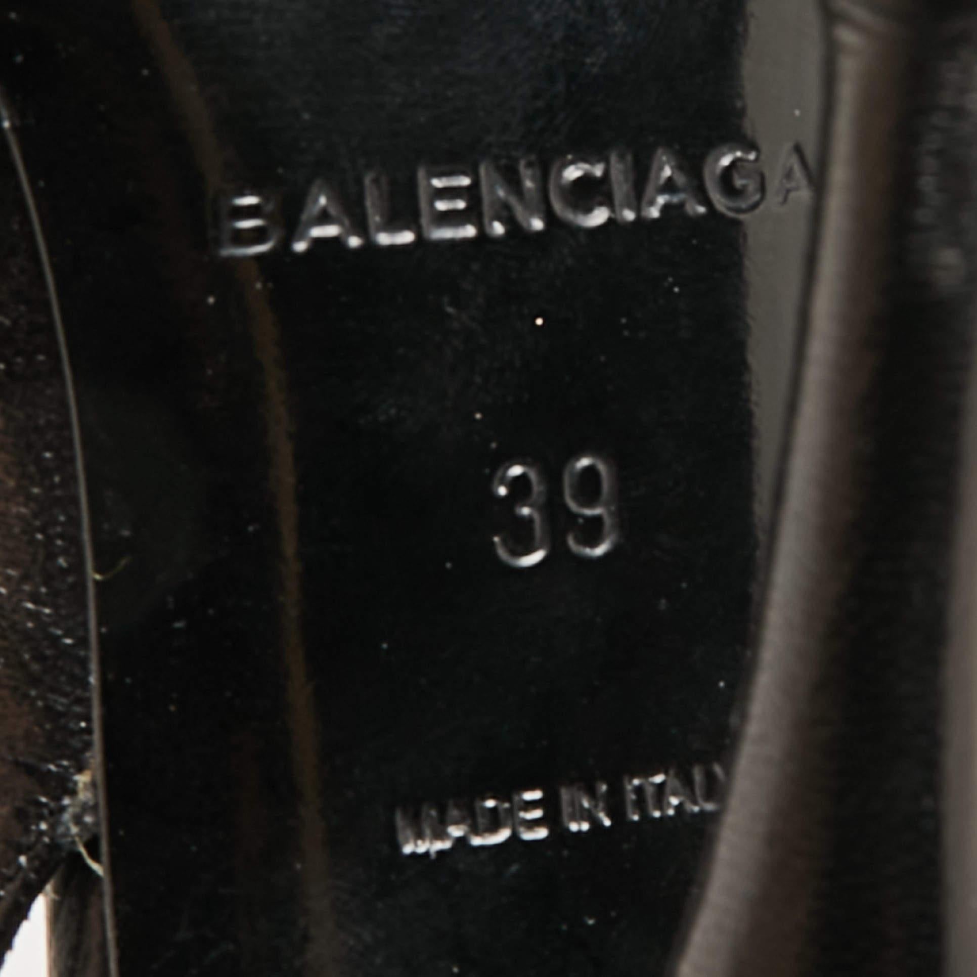 Balenciaga Black Fringe Leather Chain Detail Ankle Strap Sandals Size 39 For Sale 4