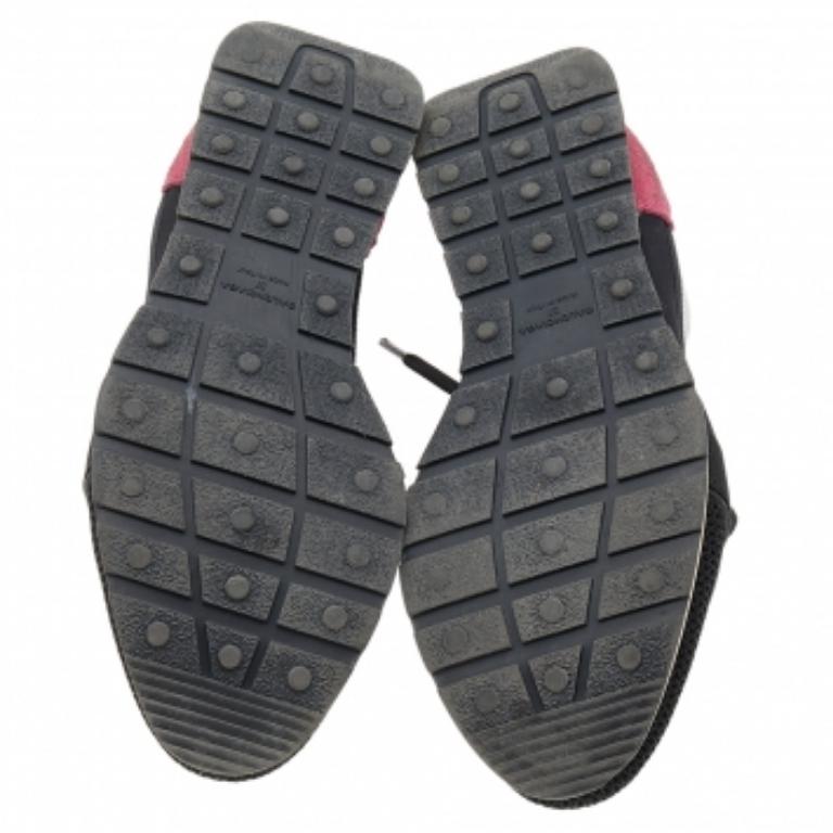 Balenciaga Black/Fuchsia Leather And Mesh Race Runner Sneakers Size 37 en vente 3