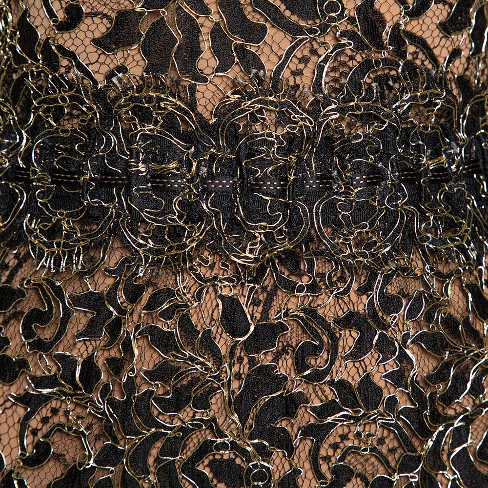 Balenciaga - Mini robe sans manches en dentelle noire et or S Bon état - En vente à Dubai, Al Qouz 2
