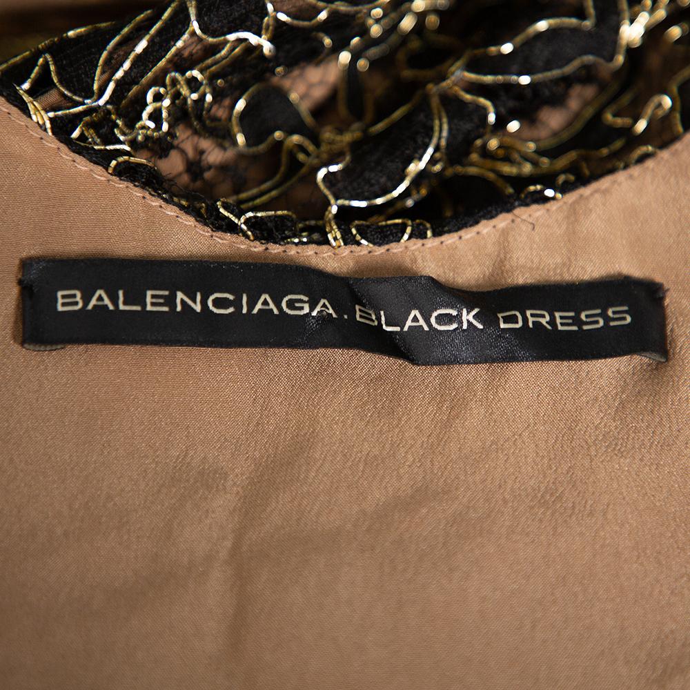 Balenciaga - Mini robe sans manches en dentelle noire et or S Pour femmes en vente