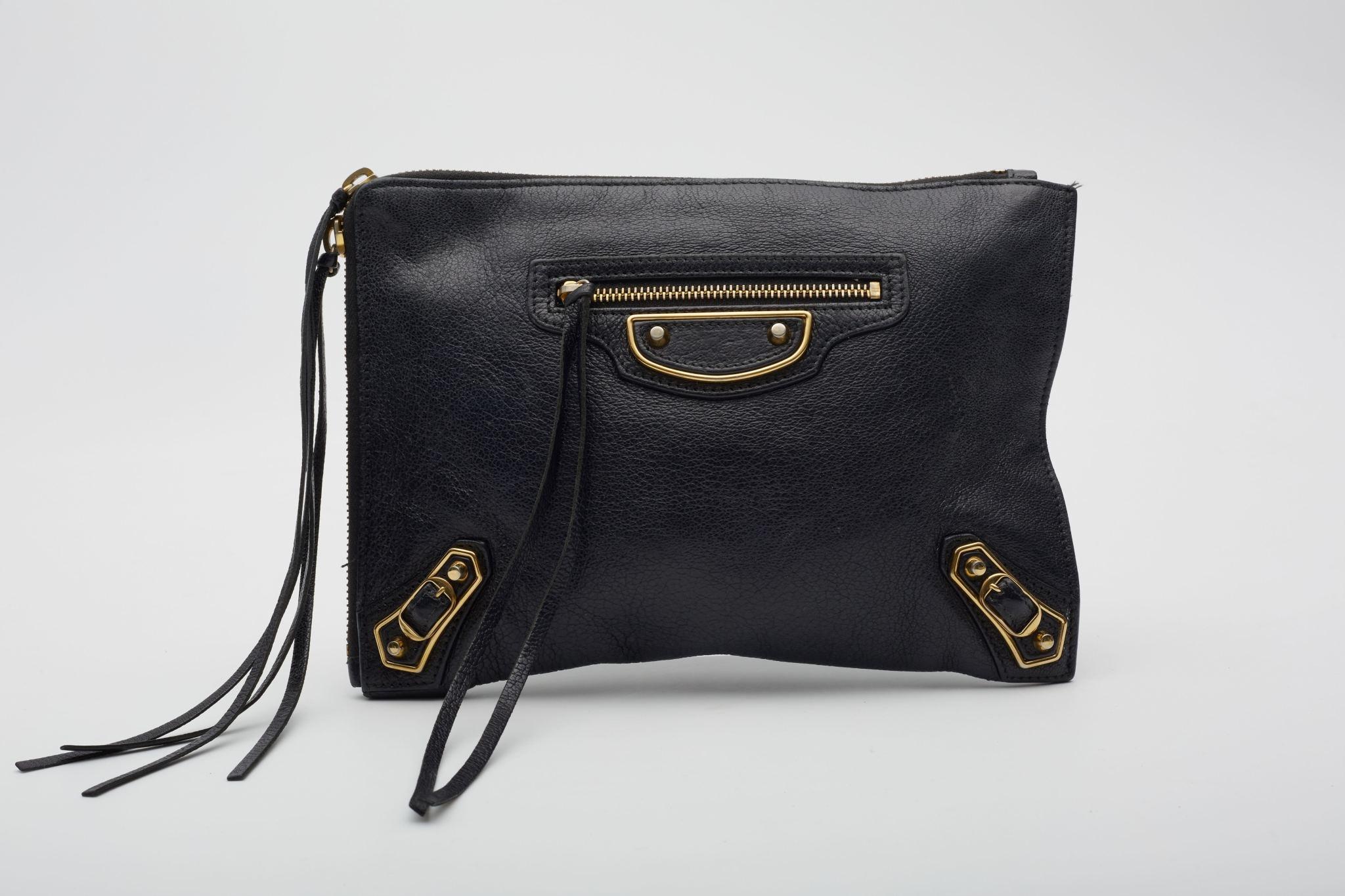 Balenciaga Black Grained Chevre Leather Clutch Bag In Good Condition For Sale In Montreal, Quebec