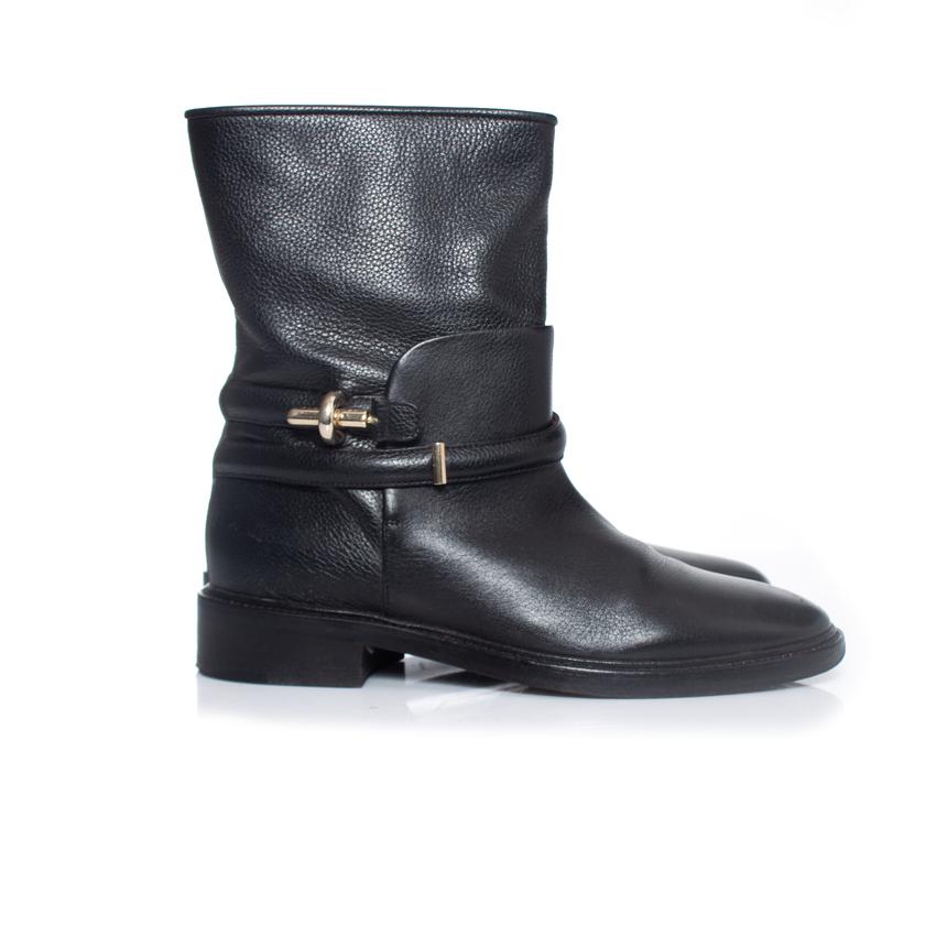 Balenciaga, bottes motardes en cuir grainé noir Pour femmes en vente
