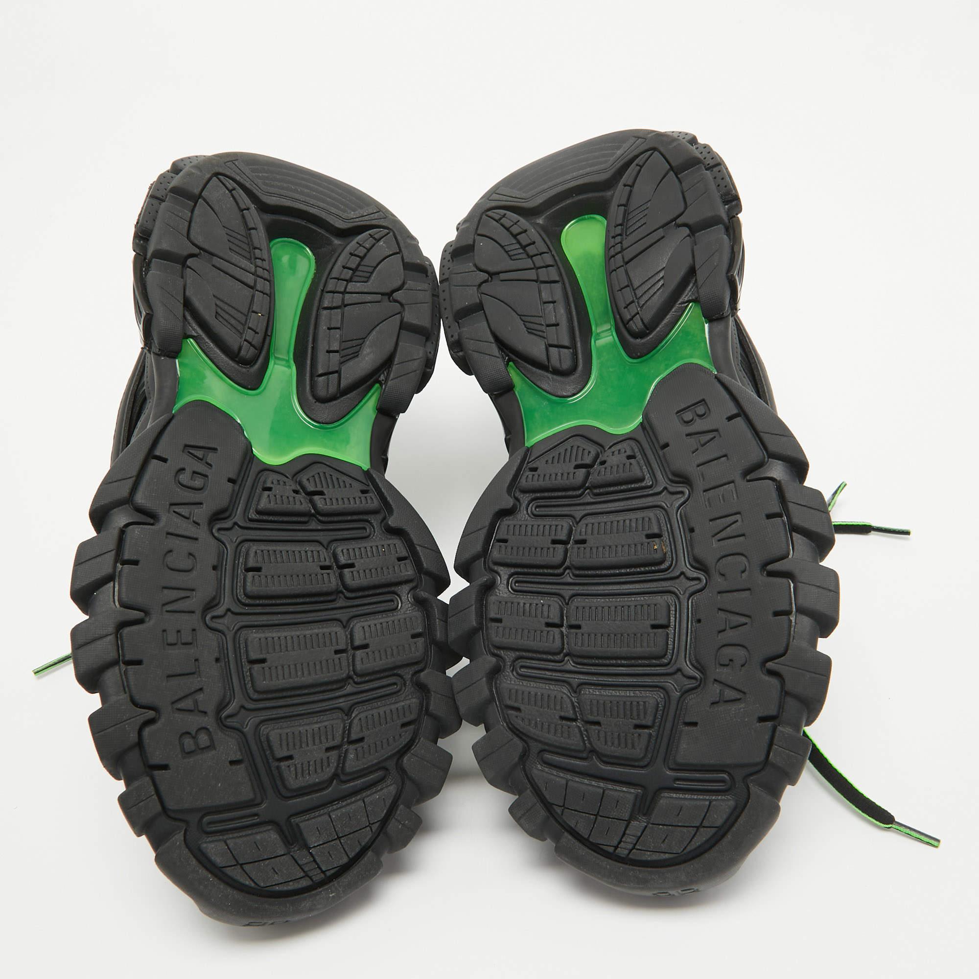 Balenciaga Black/Green Rubber and Mesh Track Sneakers Size 37 en vente 1
