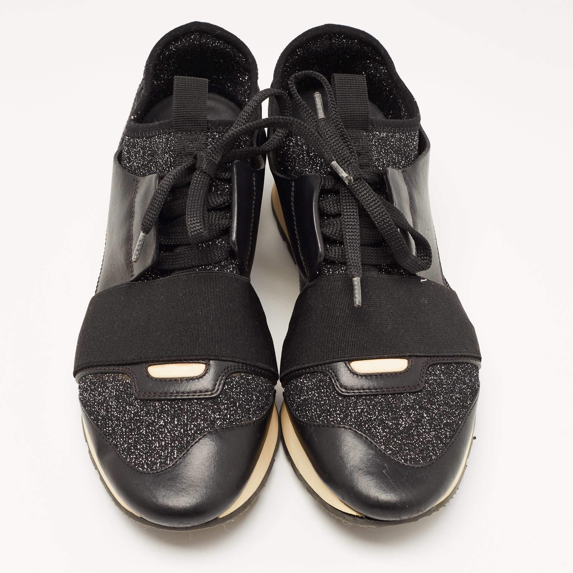 Balenciaga Black Knit Fabric and Leather Race Runner Low Top Sneakers Size 38 In Good Condition For Sale In Dubai, Al Qouz 2