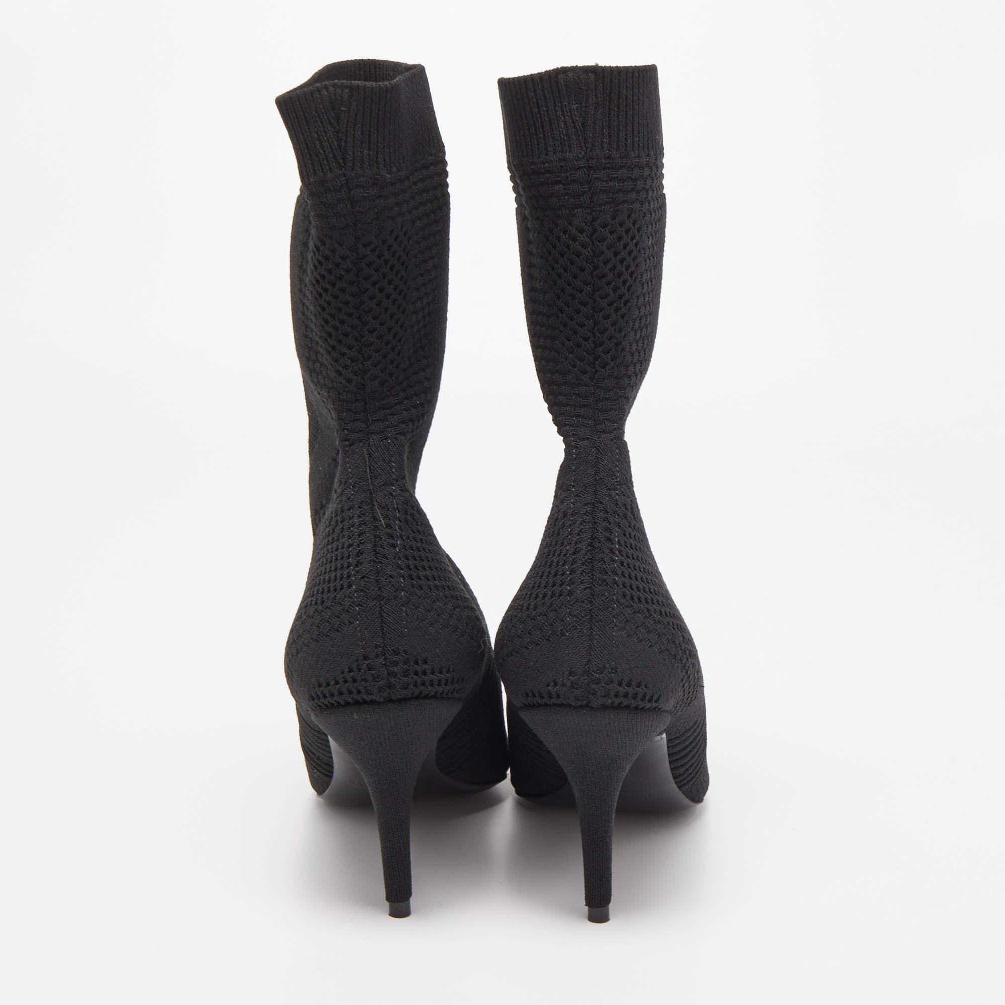 Balenciaga Black Knit Fabric Knife Ankle Socks Booties Size 38 In Excellent Condition In Dubai, Al Qouz 2
