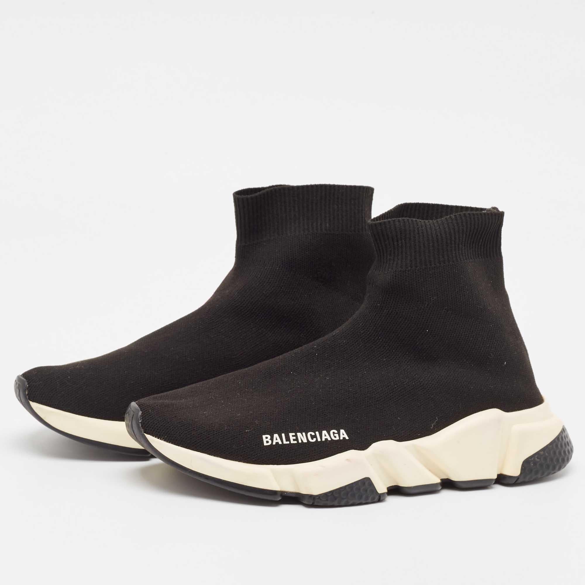 Give your outfit a luxe update with this pair of designer sneakers. The shoes are sewn perfectly to help you make a statement in them for a long time.