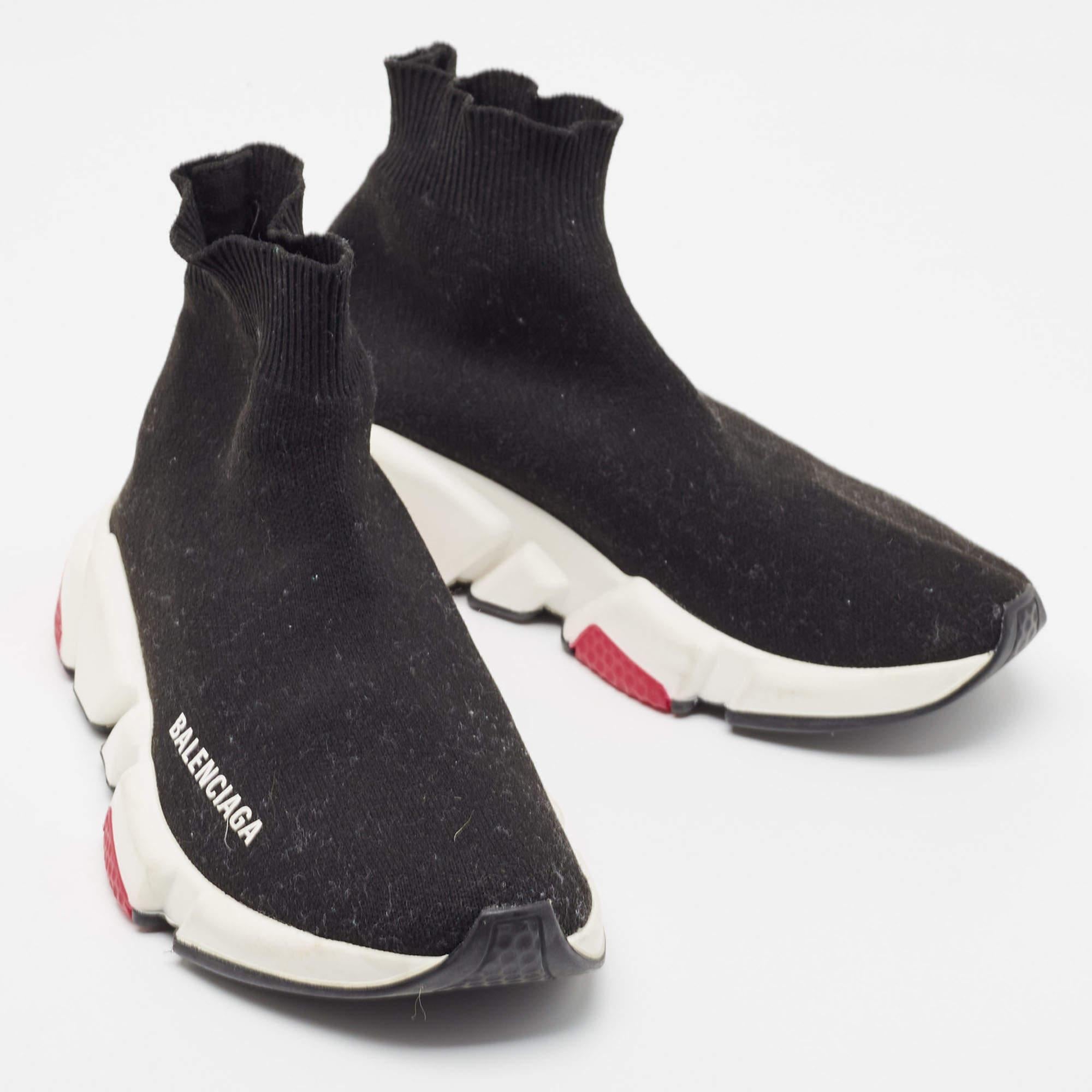 Balenciaga Black Knit Fabric Speed Trainer Sneakers Size 35 In Good Condition For Sale In Dubai, Al Qouz 2