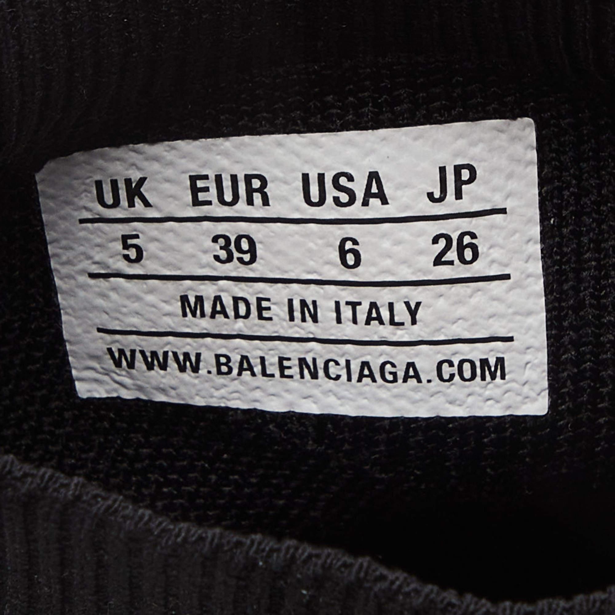 Balenciaga Black Knit Fabric Speed Trainer Sneakers Size 38 In Good Condition For Sale In Dubai, Al Qouz 2