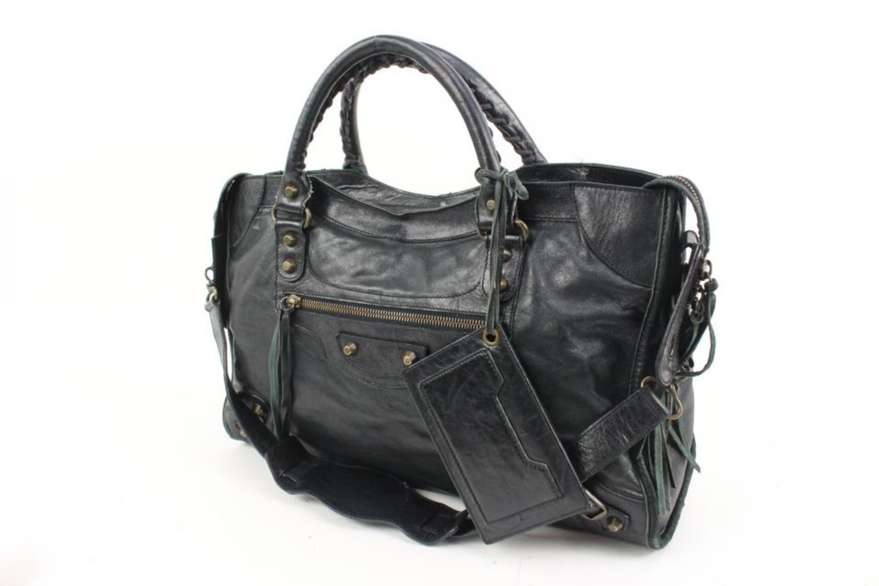 Balenciaga Black Lambskin Leather Motorcycle City 2way Bag 7ba425s
Date Code/Serial Number: 115743-2123
Made In: Italy
Measurements: Length:  14.5