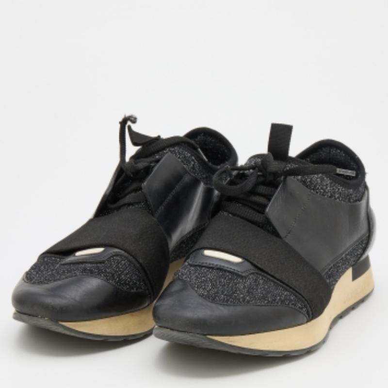 Balenciaga, nero, in pelle e tessuto, Race Runner Low Top Sneakers Taglia 39 in vendita 2