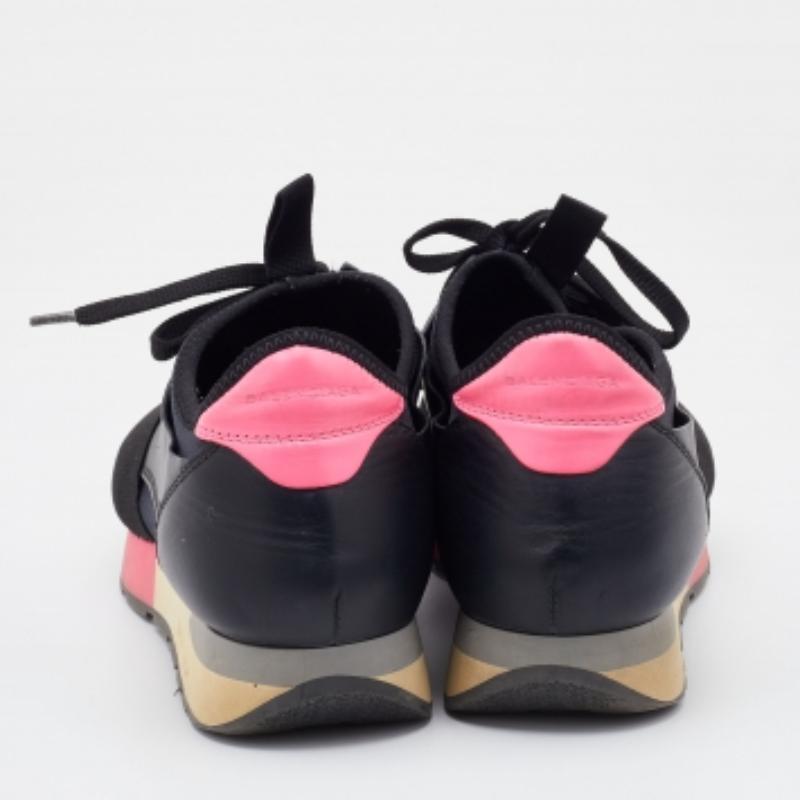 Balenciaga Sneakers Race Runner in pelle nera e tessuto a maglia taglia 40 in vendita 2