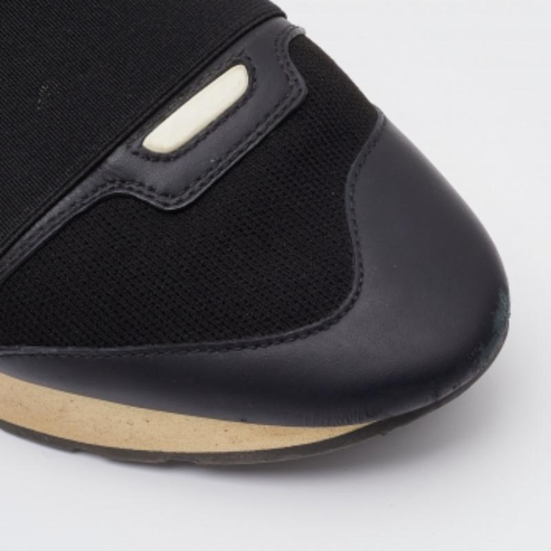 Balenciaga Sneakers Race Runner in pelle nera e tessuto a maglia taglia 40 in vendita 3