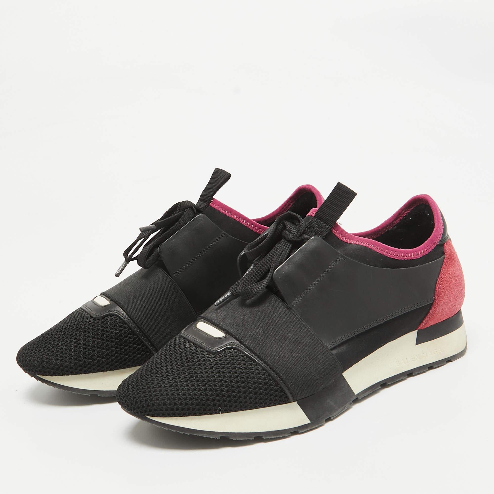 Upgrade your style with these Balenciaga sneakers. Meticulously designed for fashion and comfort theyre the ideal choice for a trendy and comfortable stride.