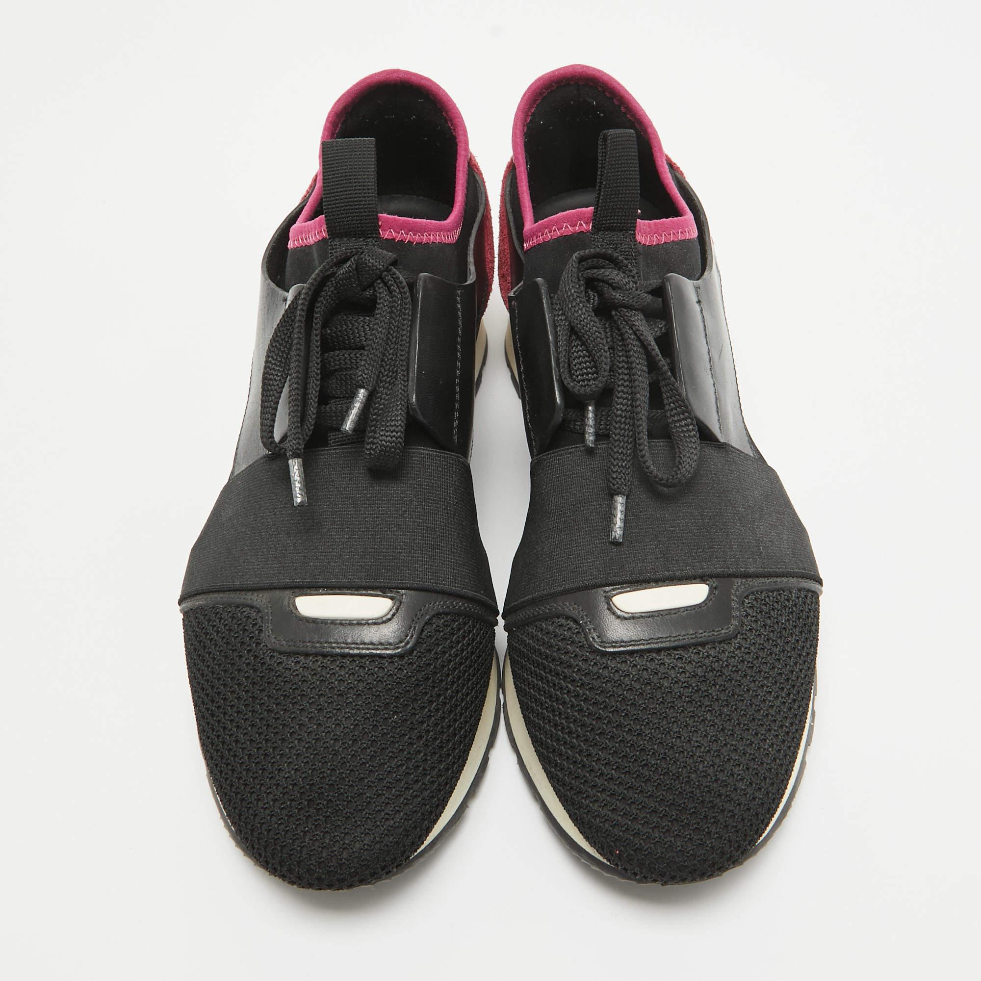 Balenciaga Black Leather and Mesh Race Runner Lace Up Sneakers Size 39 In Good Condition For Sale In Dubai, Al Qouz 2