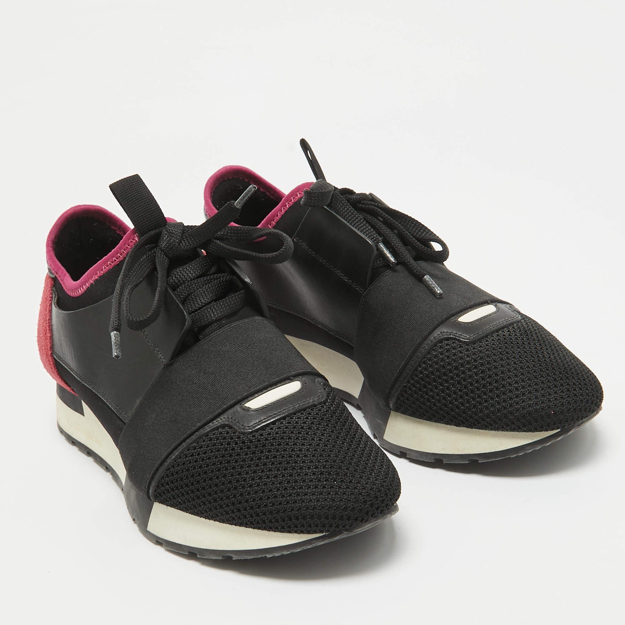 Women's Balenciaga Black Leather and Mesh Race Runner Lace Up Sneakers Size 39 For Sale
