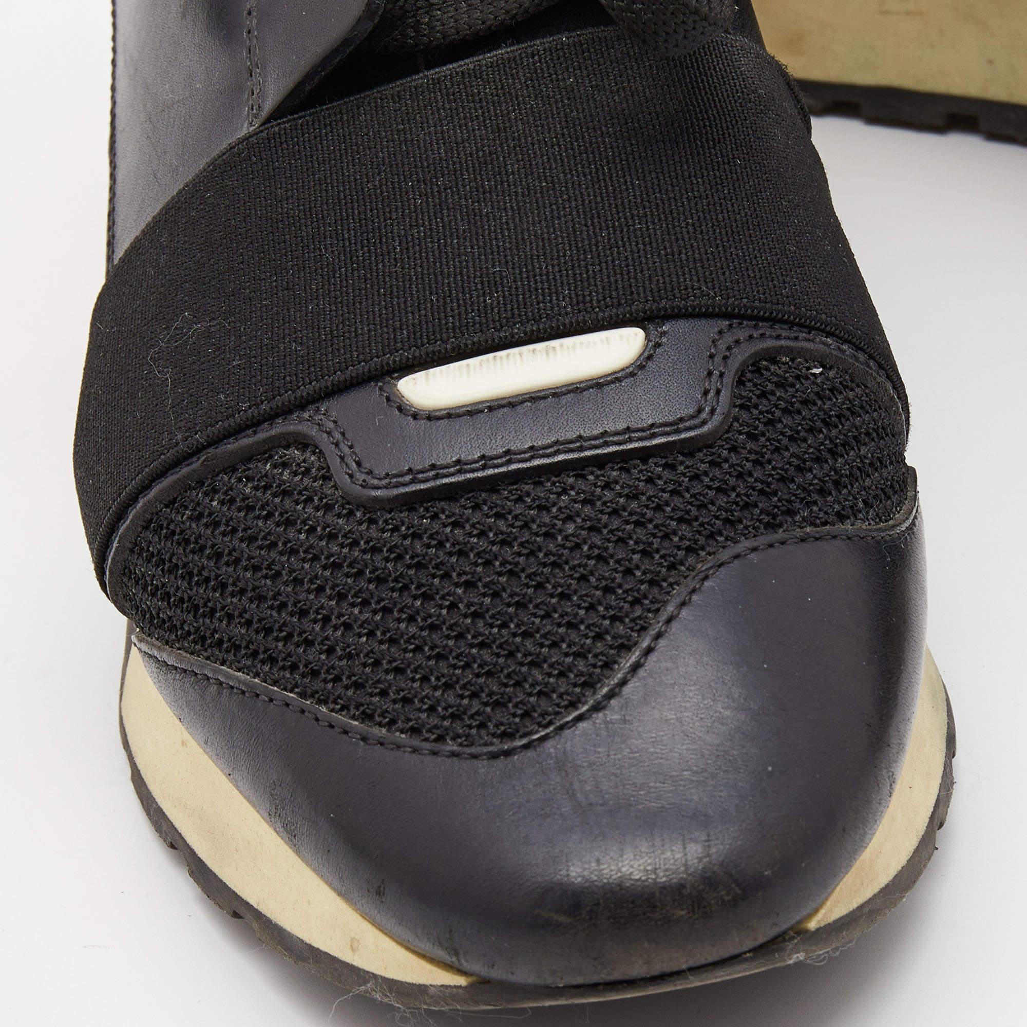 Balenciaga Black Leather and Mesh Race Runner Low Top Sneakers Size 37 For Sale 3