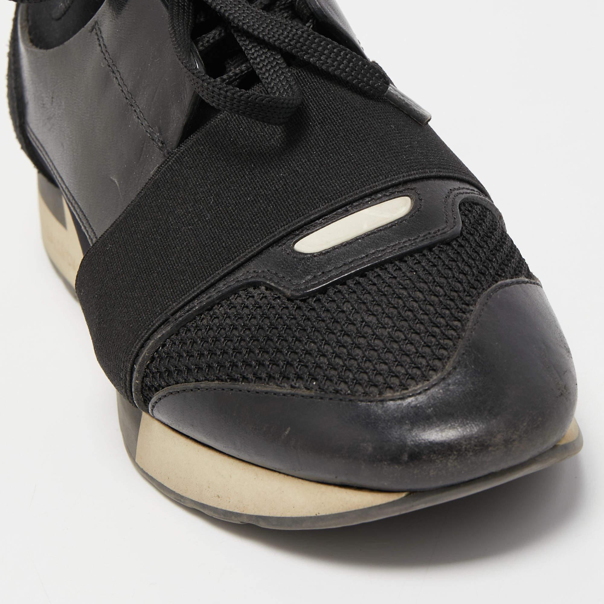 Balenciaga - Baskets de course en cuir et maille noires, taille 37 Pour femmes en vente