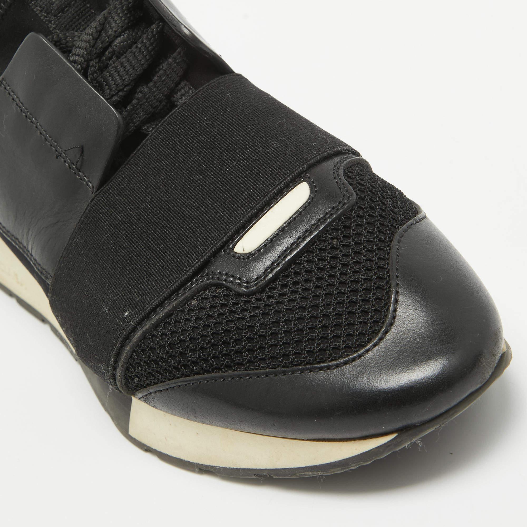 Balenciaga Zapatillas de cuero negro y malla Race Runner Talla 38 2