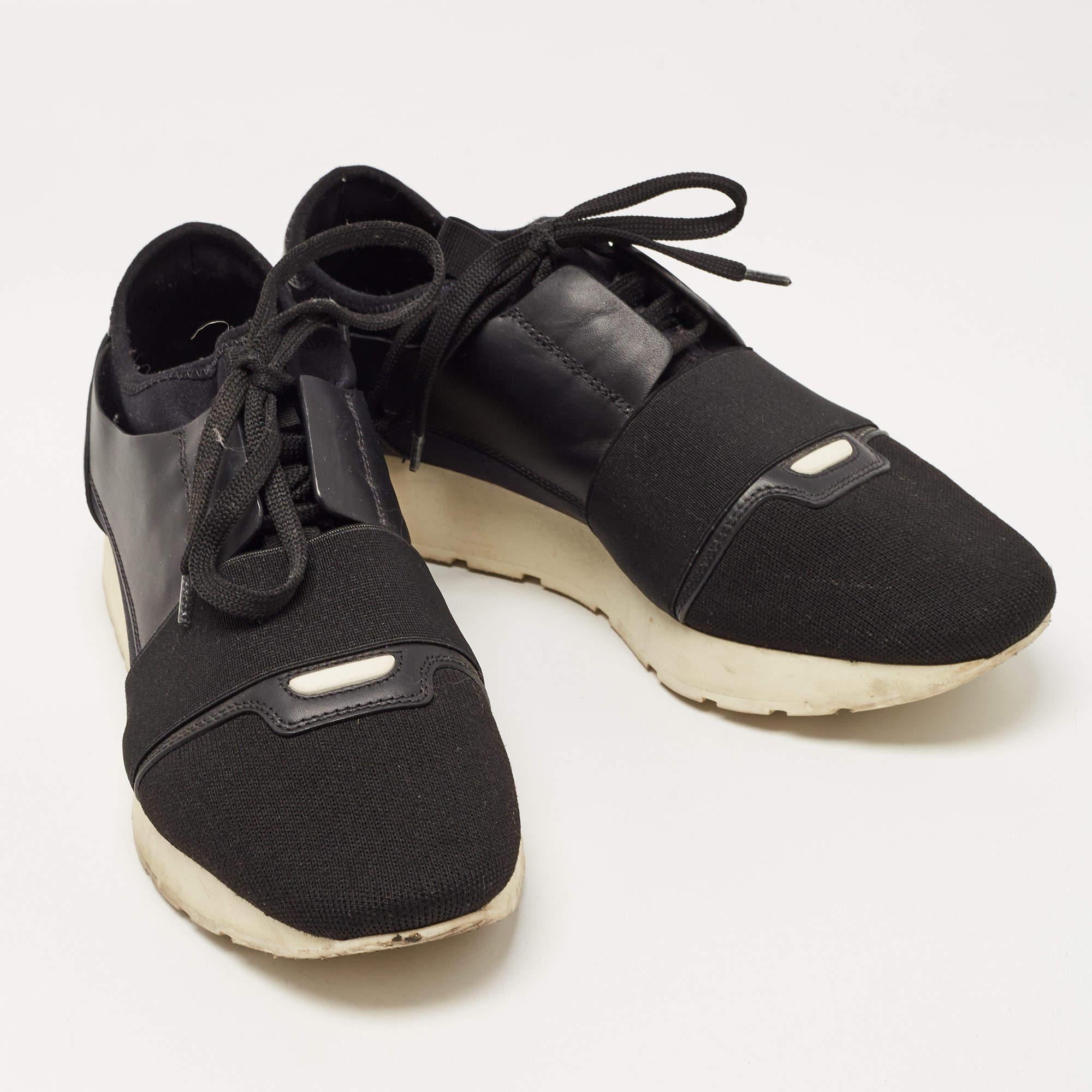 Balenciaga Black Leather and Mesh Race Runner Sneakers Size 39 In Good Condition In Dubai, Al Qouz 2