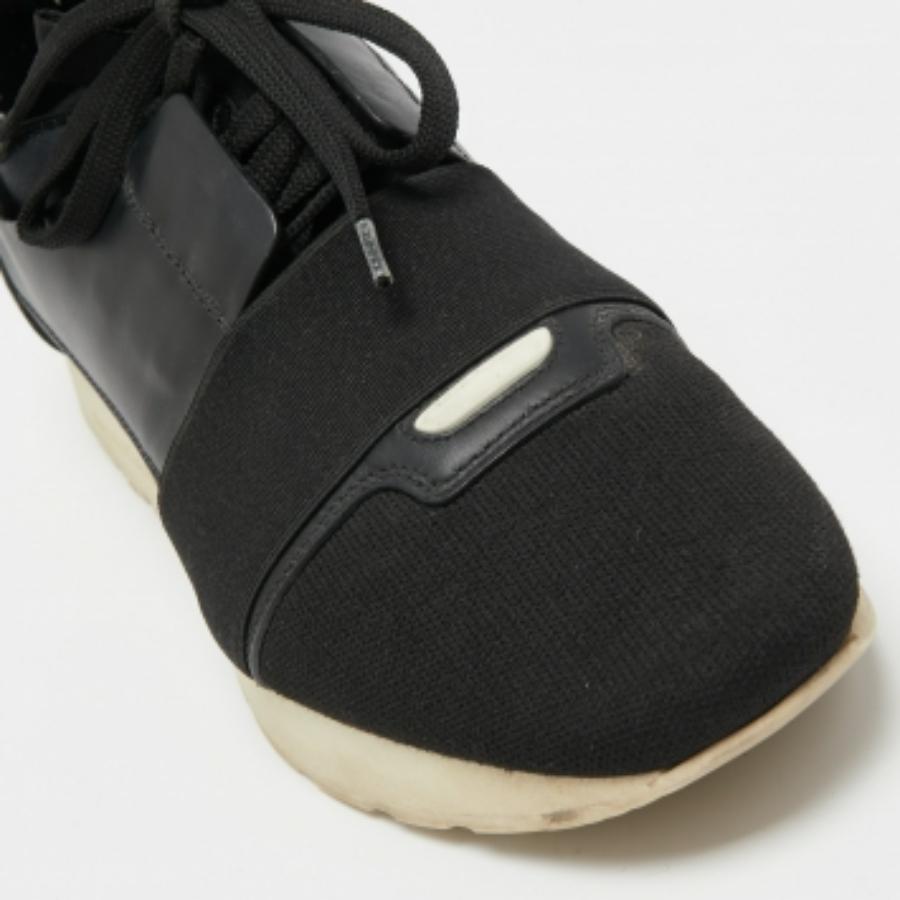 Balenciaga Sneakers Race Runner in pelle nera e mesh taglia 39 in vendita 3