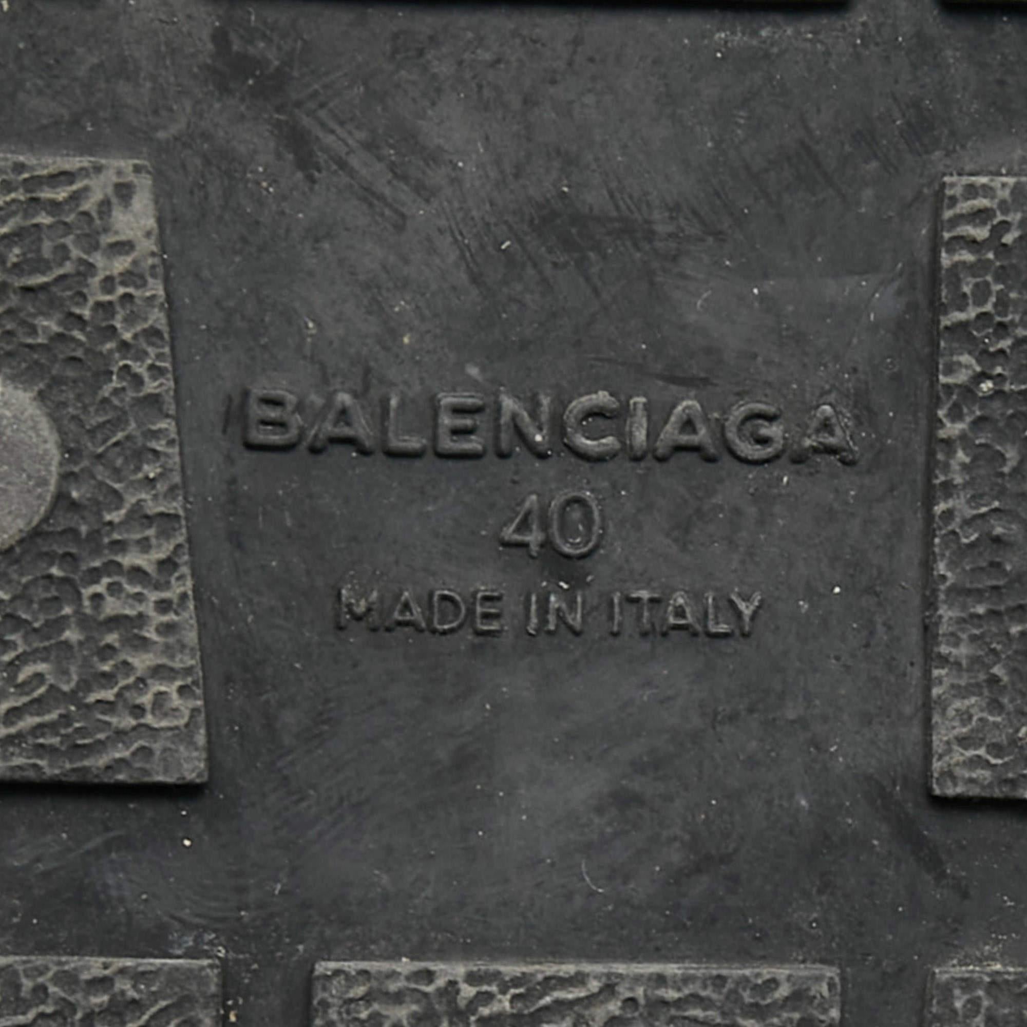 Balenciaga Zapatillas de cuero negro y malla Race Runner Talla 40 1