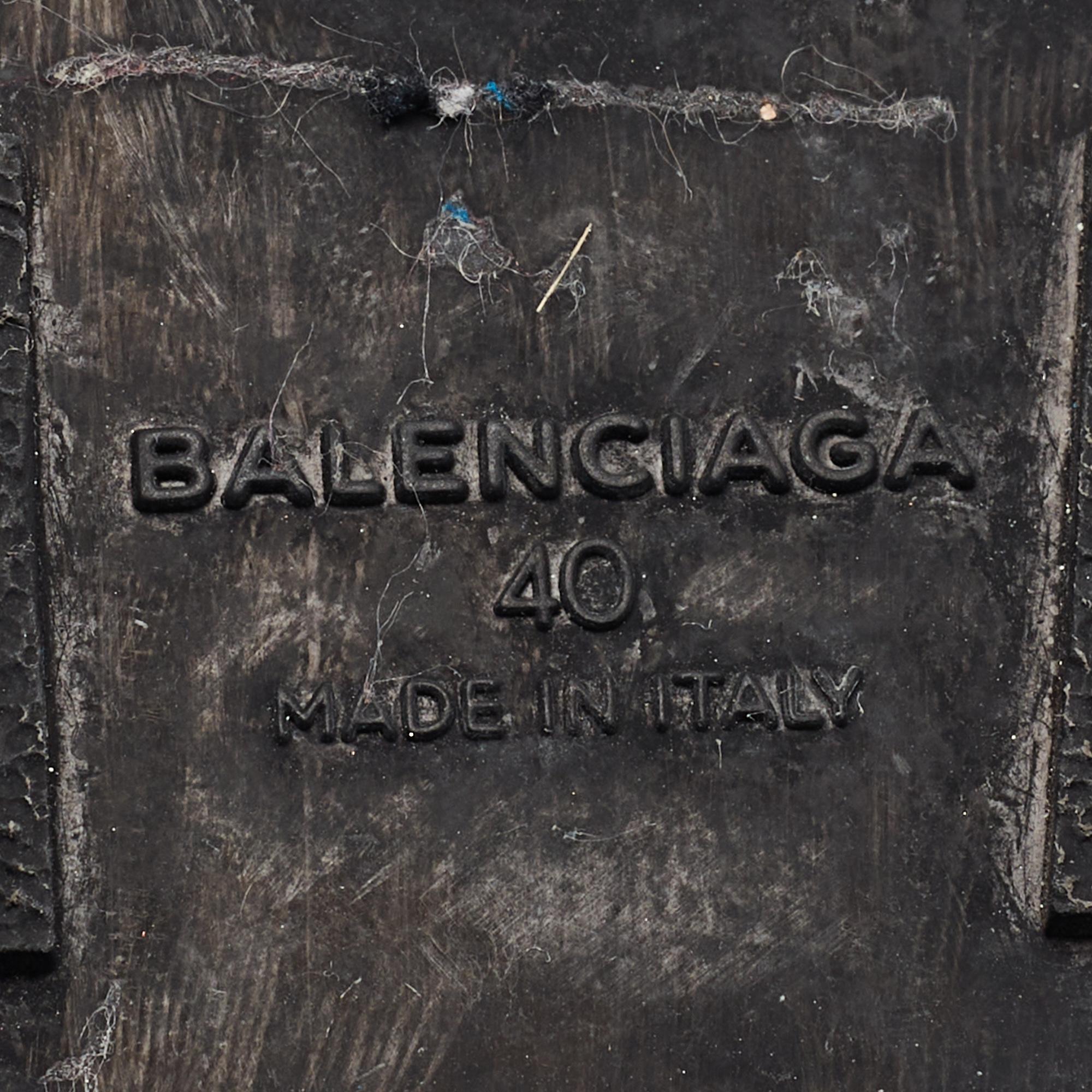 Balenciaga - Baskets de course en cuir et maille noires, taille 40 en vente 3