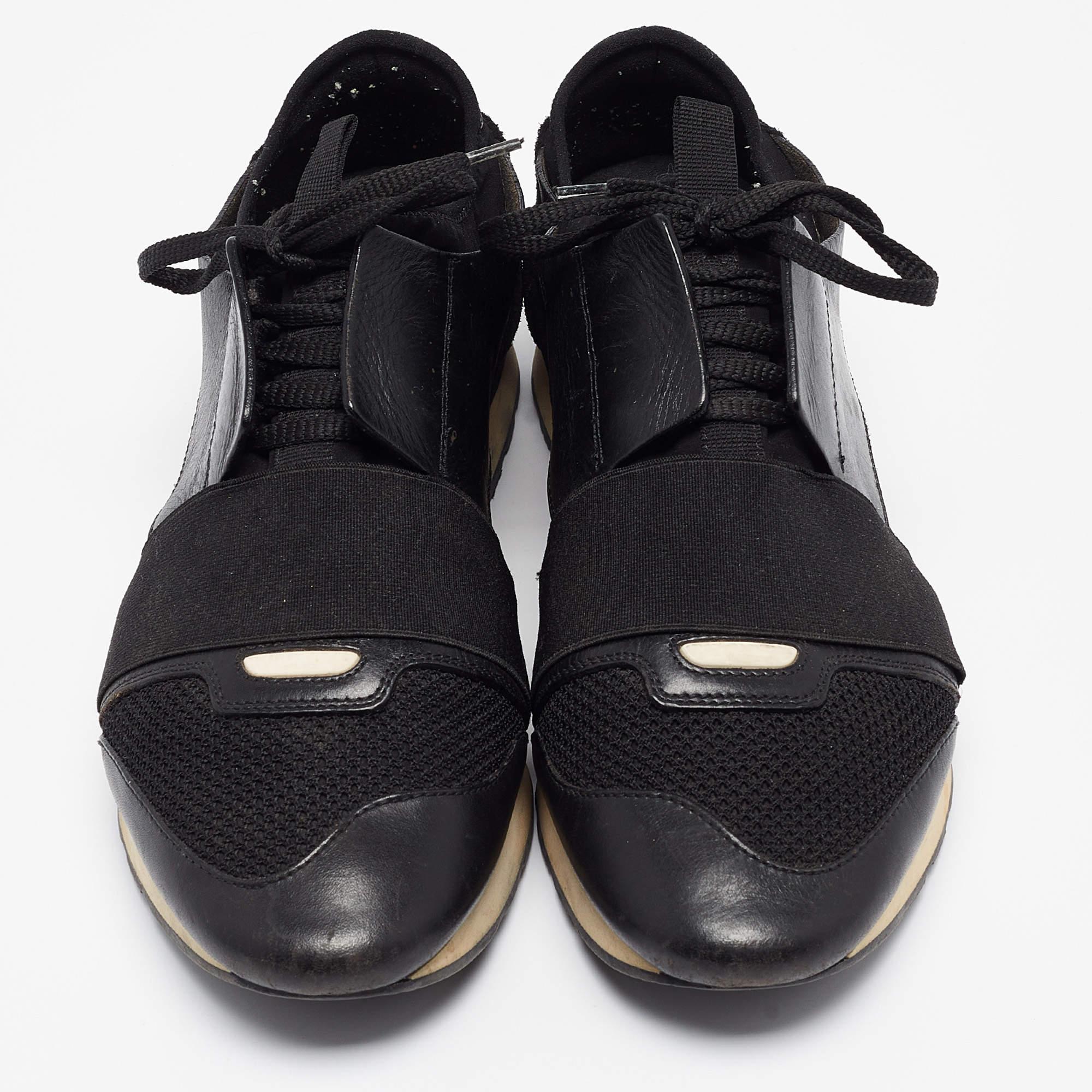 Nero Balenciaga Sneakers Race Runner in pelle e mesh nera taglia 42 in vendita