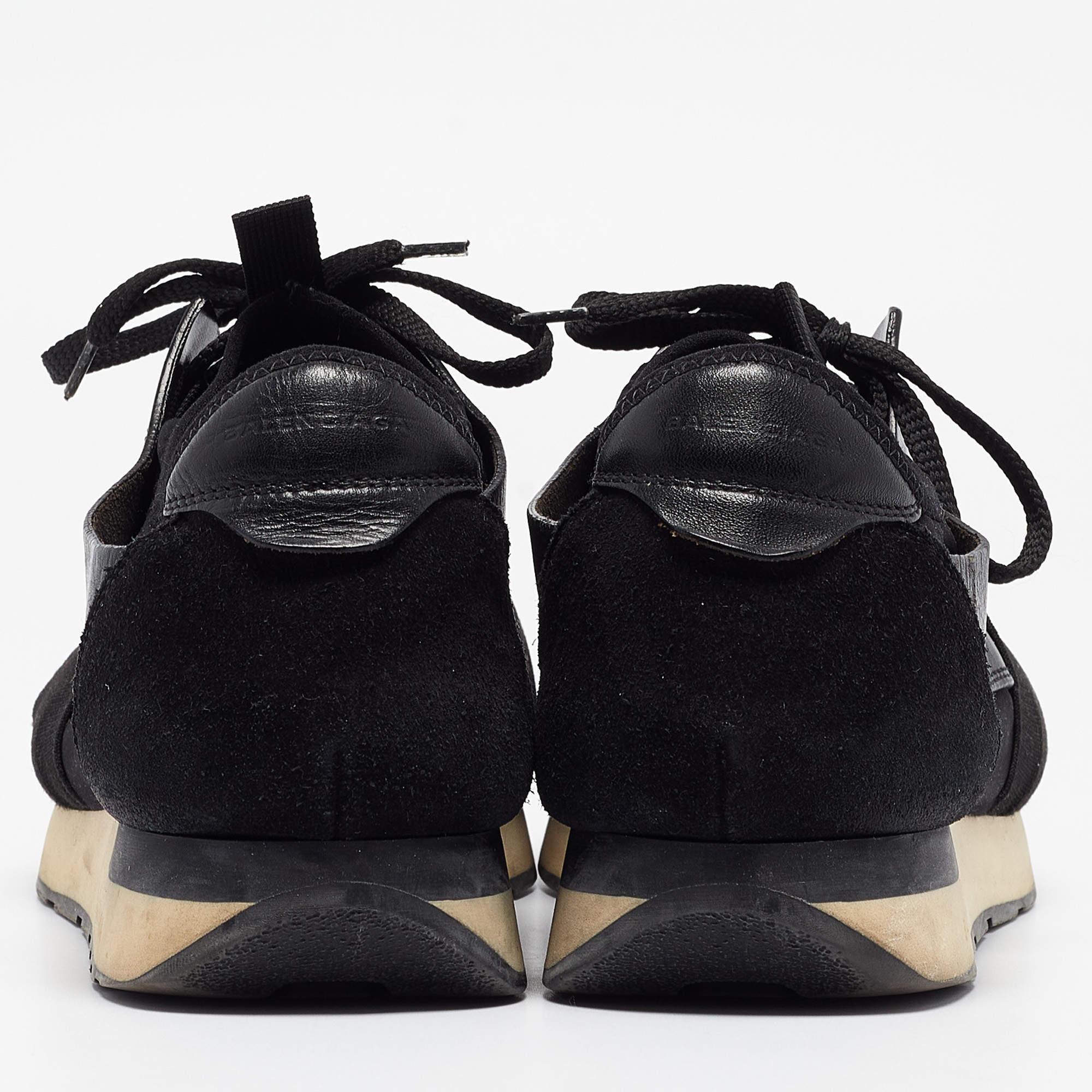 Uomo Balenciaga Sneakers Race Runner in pelle e mesh nera taglia 42 in vendita