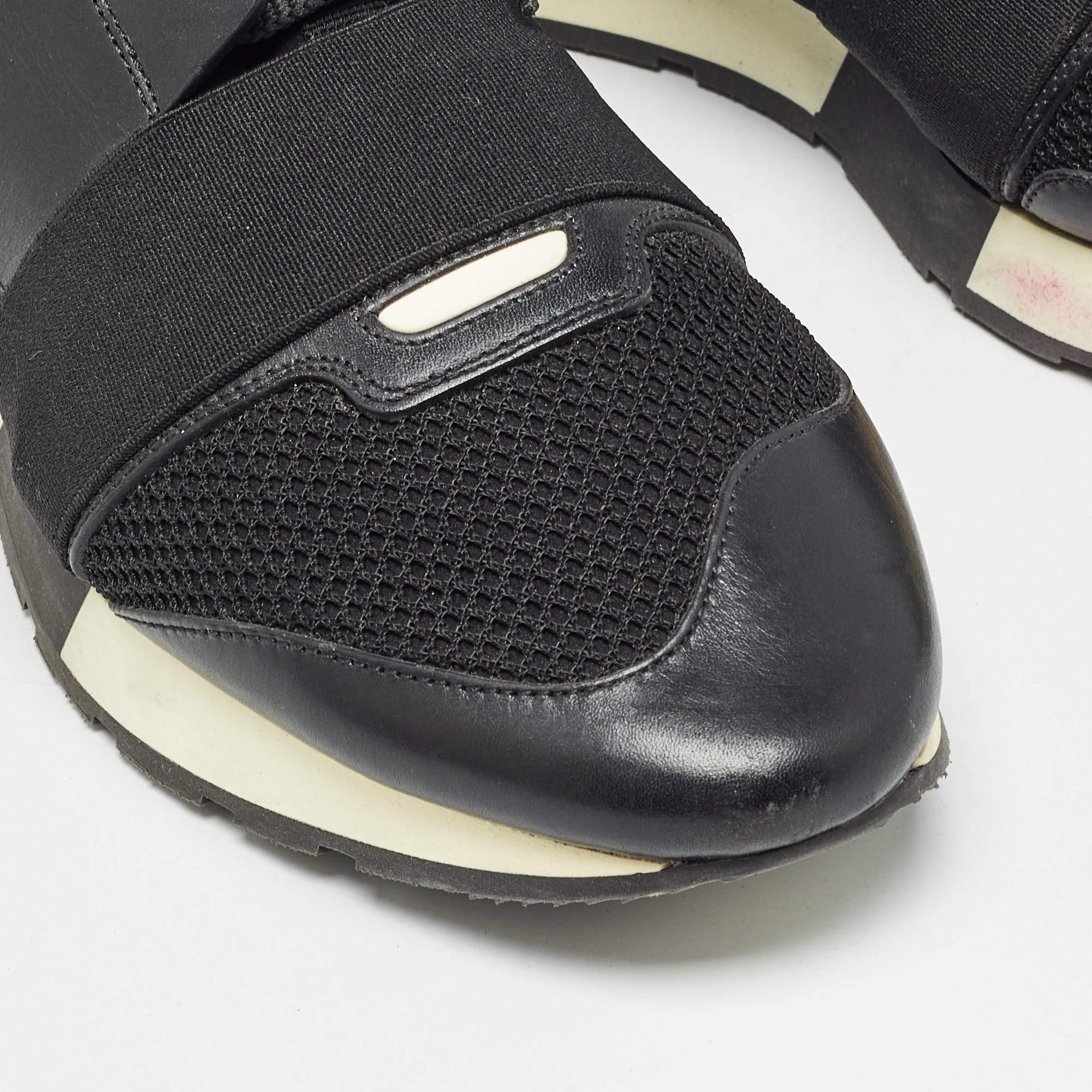 Balenciaga Zapatillas de cuero negro y malla Race Runner Talla 42 3