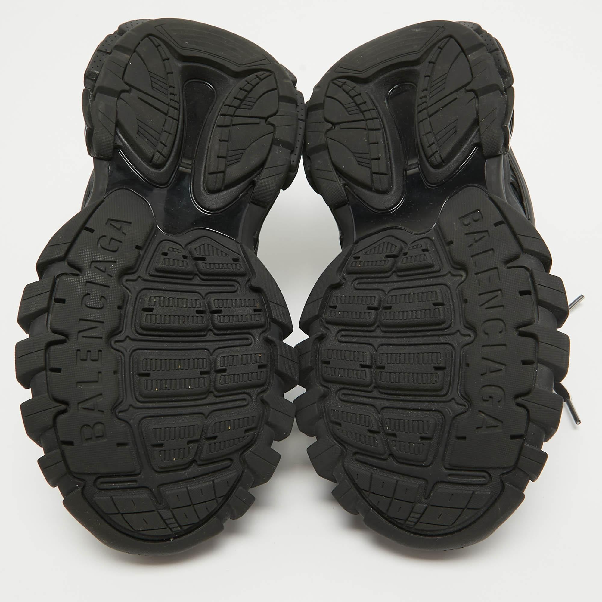 Balenciaga Black Leather and Mesh Track Sneakers Size 36 In Good Condition For Sale In Dubai, Al Qouz 2